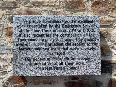 George joins Portreath community to unveil plaque for new sea wall